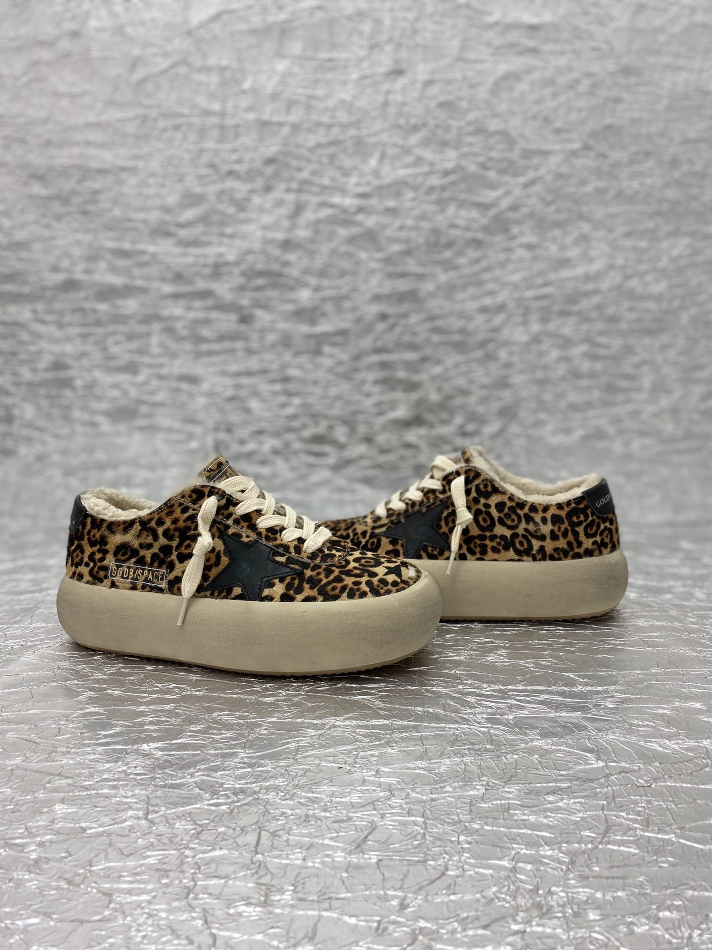 OOBB-- 6642 GWF00346.F002996.81472 GMF00346.F002996.81472 Space cowhide item:E-X362J2902T